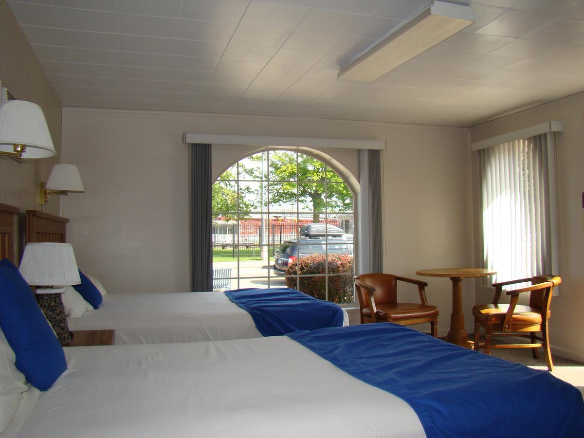 Long Ships Motel Sault Ste. Marie Dış mekan fotoğraf